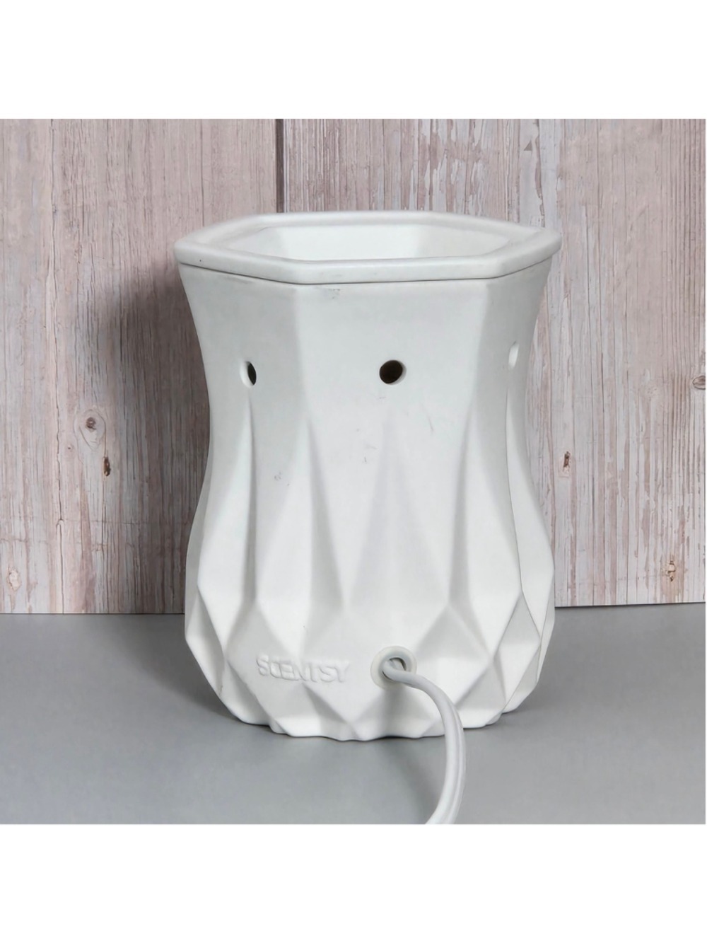 Scentsy Alabaster Warmer White Ceramic Geometric Electric Wax Warmer Retired - Picture 2 of 6
